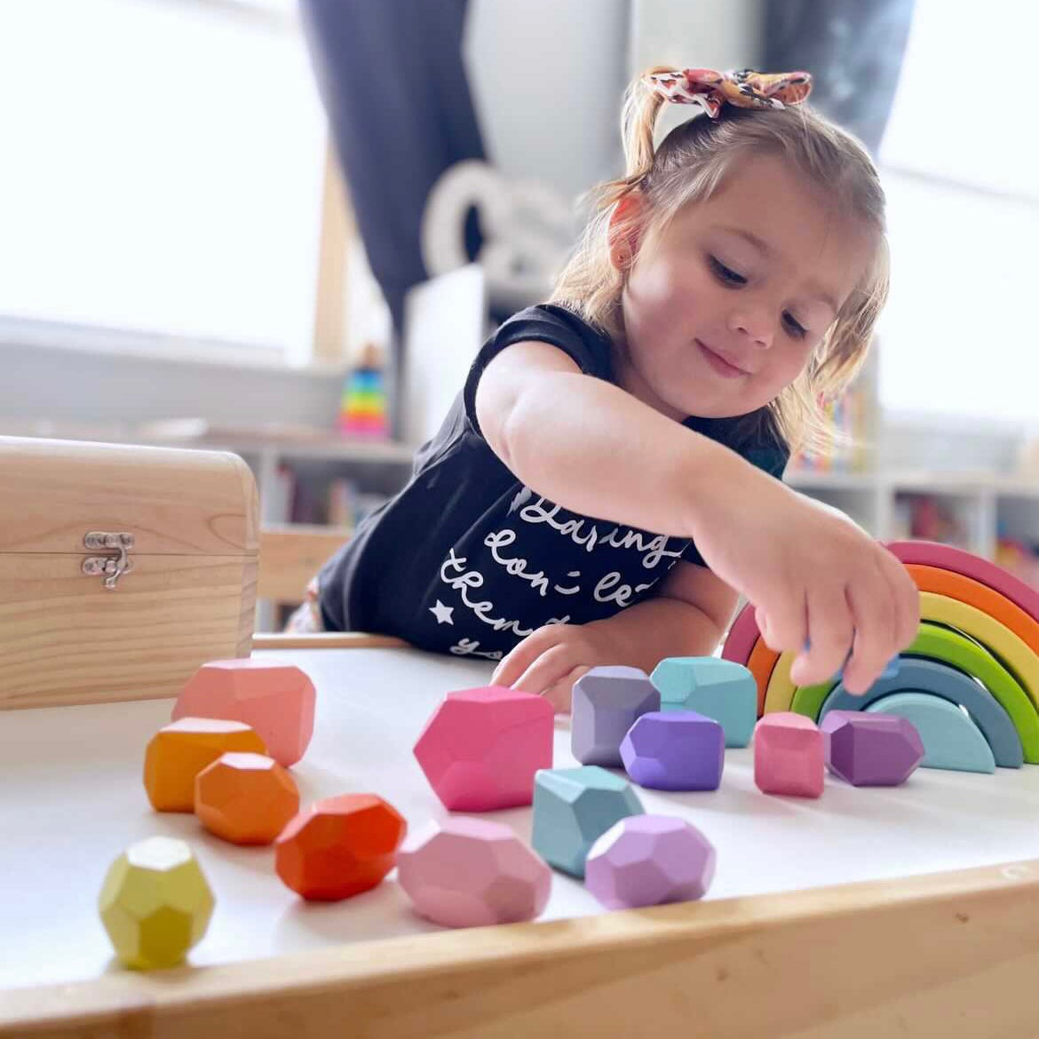 16 Pcs Wooden Stone Balancing Stacking Blocks in Pastel/Macaron Colors